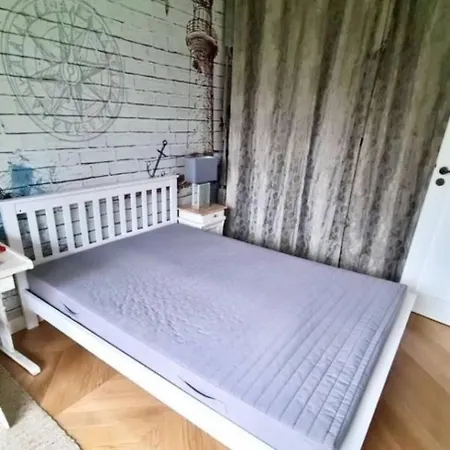 Natural 1bd Oasis With Private Garden In Ochota Apartment *